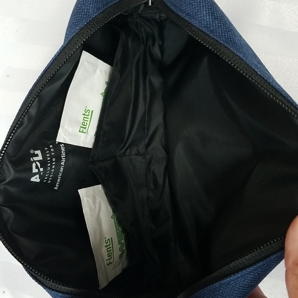 APL FOR AMERICAN AIRLINES SET OF 2 BLUE EMENTY BAGS - Picture 5 of 7